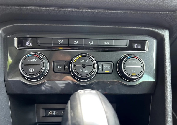 Volkswagen Tiguan cena 95900 przebieg: 144000, rok produkcji 2018 z Ciechanów małe 781